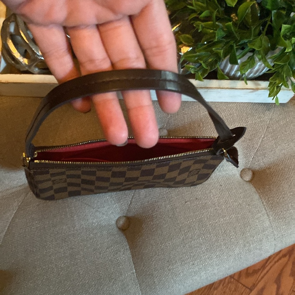 LOUIS VUITTON Damier Ebene Pochette Accessories shoulder bag/clutch - Picture 10 of 13